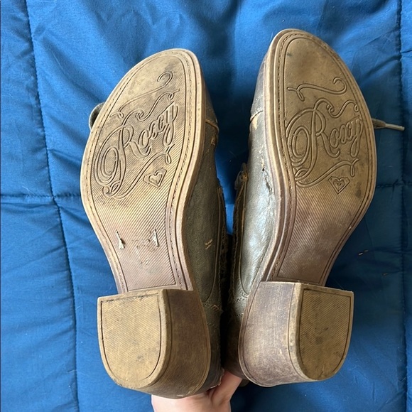 Lace Up Boots with Chunky Heel - Picture 8 of 9